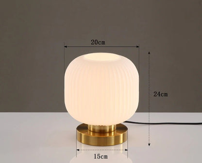 Isa Kristallbordslampa - Skandinavisk designglaslampa, modern elegant inredning