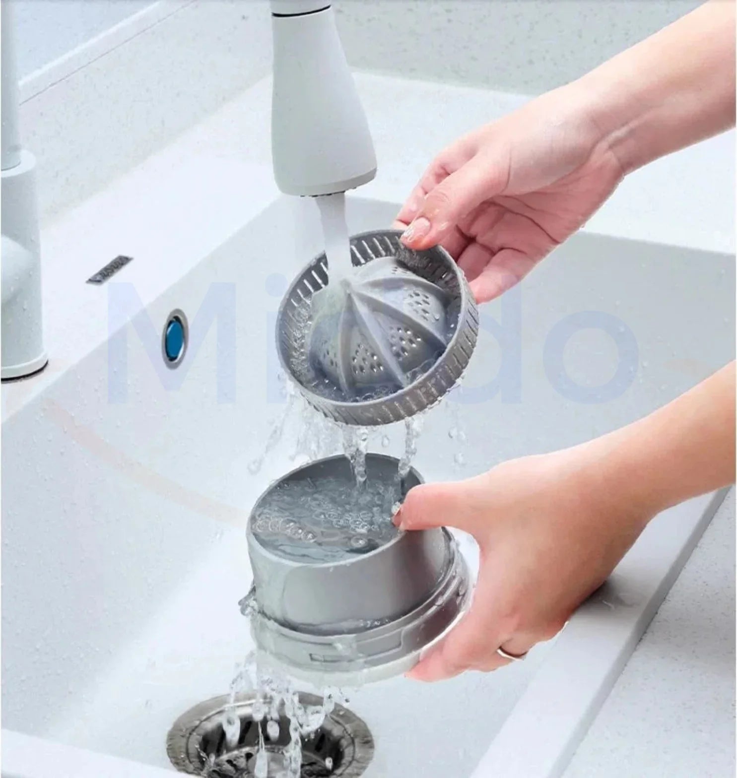 Elektrisk citruspress med saftbehållare - För färsk juice på sekunder