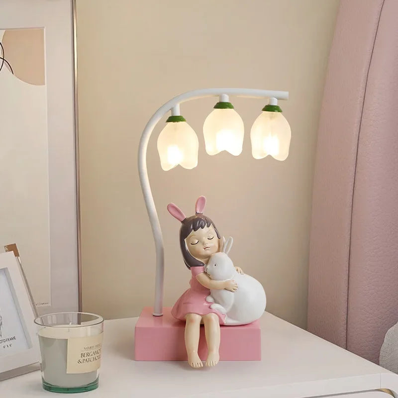 BlossomGlow – Söt Barnrum Bordslampa med LED och Blommönster