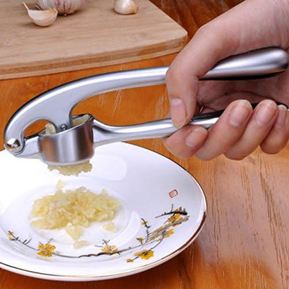 Krossa, hacka och pressa vitlök enkelt med GarlicEase vitlökspress