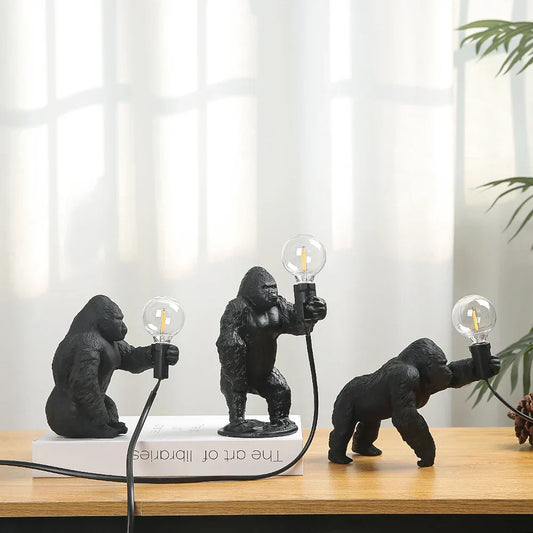 GorillaLux - Unik Gorilla Bordslampa | Modern Djurarmatur med Varm LED Belysning