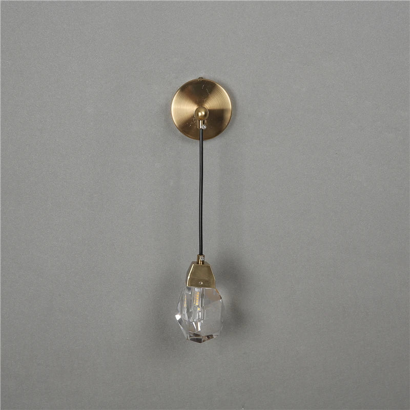 CrystalGlow - Modern Kristall Vägglampa i Minimalistisk Design