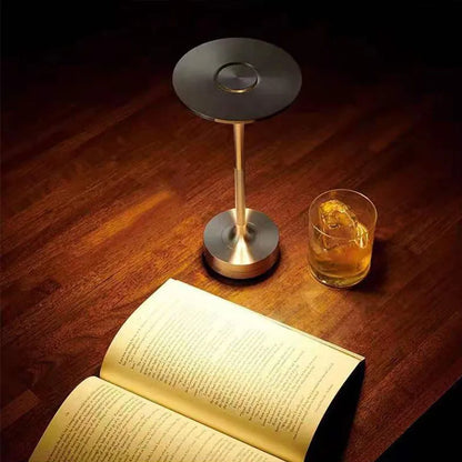InduLume - Dimbart Industriell Bordslampa med LED-belysning