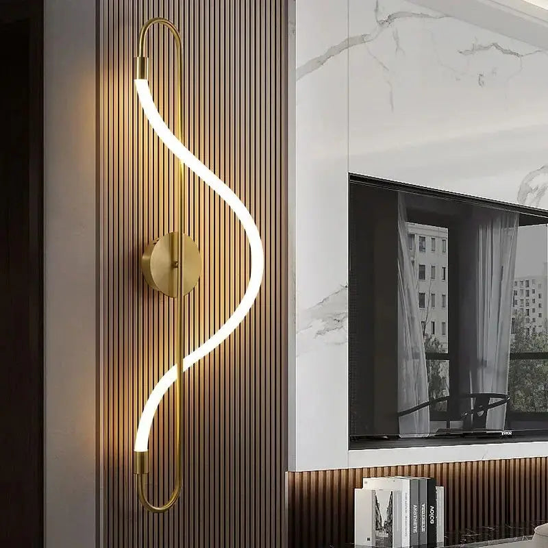 CurveGlow - Modern LED Vägglampa i Järn Elegant Belysning