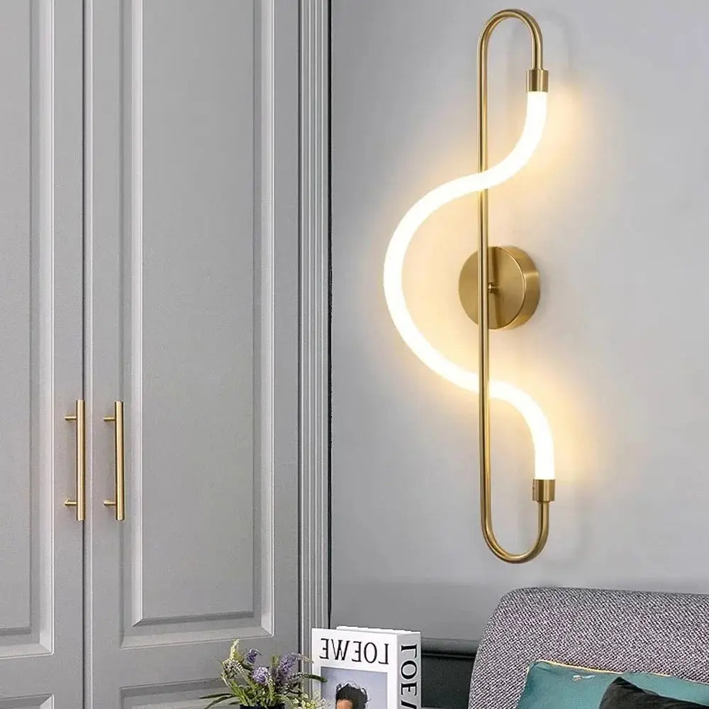 CurveGlow - Modern LED Vägglampa i Järn Elegant Belysning