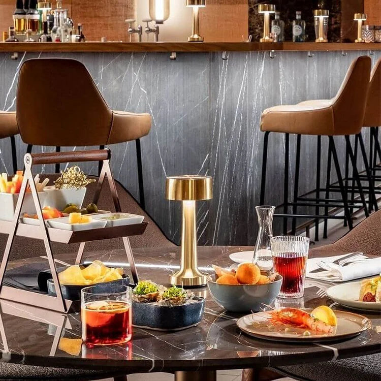 RoyaleGlow Trådlös LED Bordslampa – Dimbar Touch-Control Lampa för Hem & Kontor