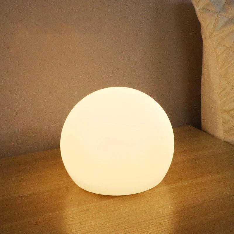 LumiGlobe – Stor LED Bollsamp, Modern Golvlampa för Stilfull Inomhusbelysning