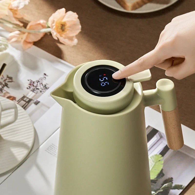 Lattea – Termoskan med temperaturvisning, läckagesäker design &amp; trähandtag