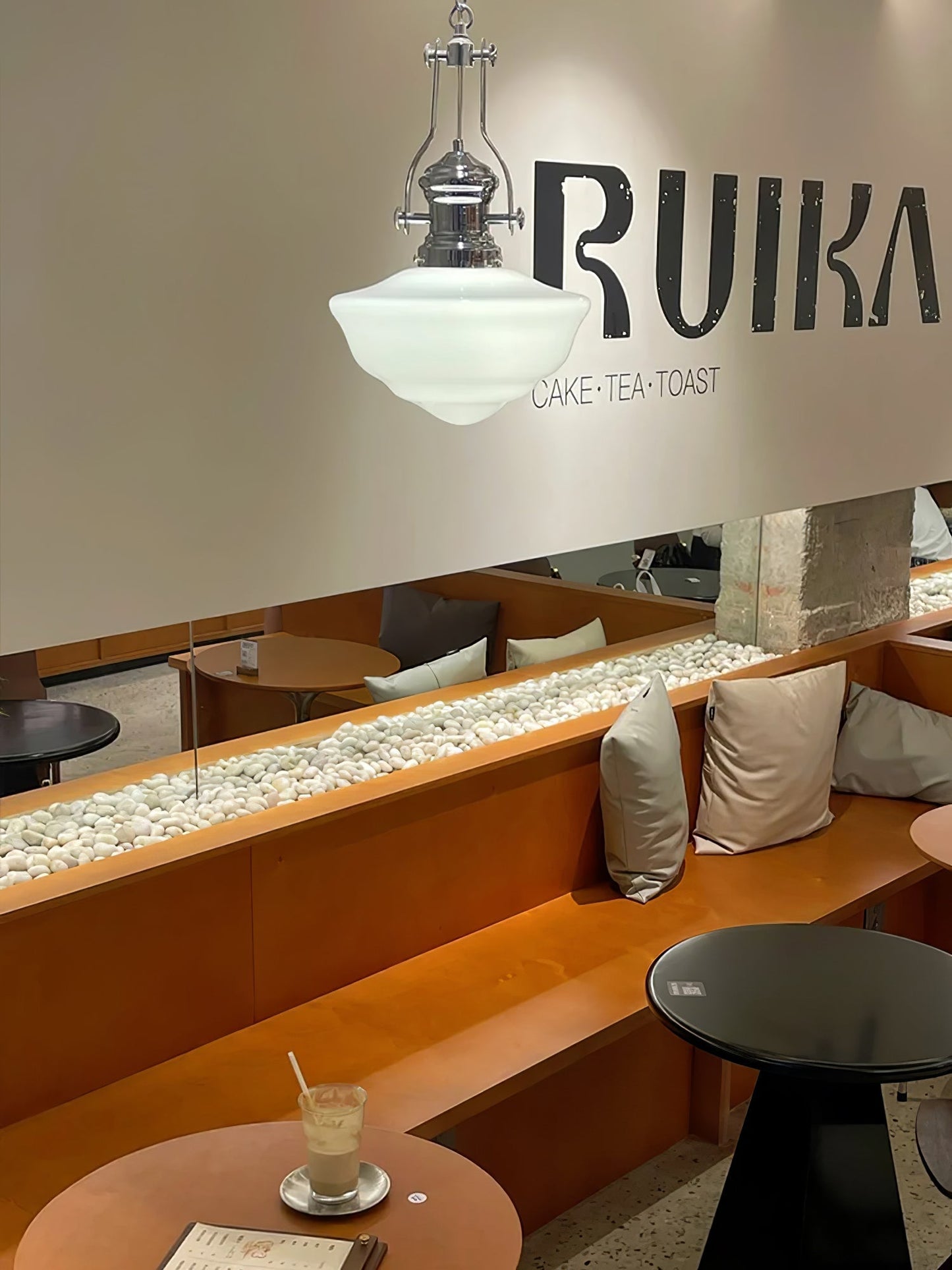 HaloFrame – Klassisk Skolhänglampa