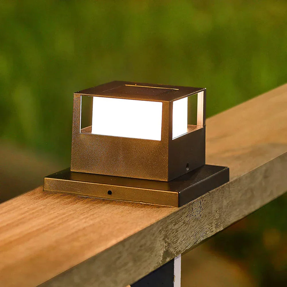 SolarFlare - LED Stolpbelysning på Solenergi