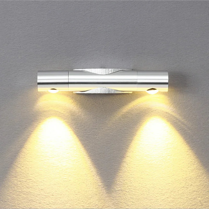 DuoGlow – Dubbel LED Vägglampa Med Justerbara Spotlights
