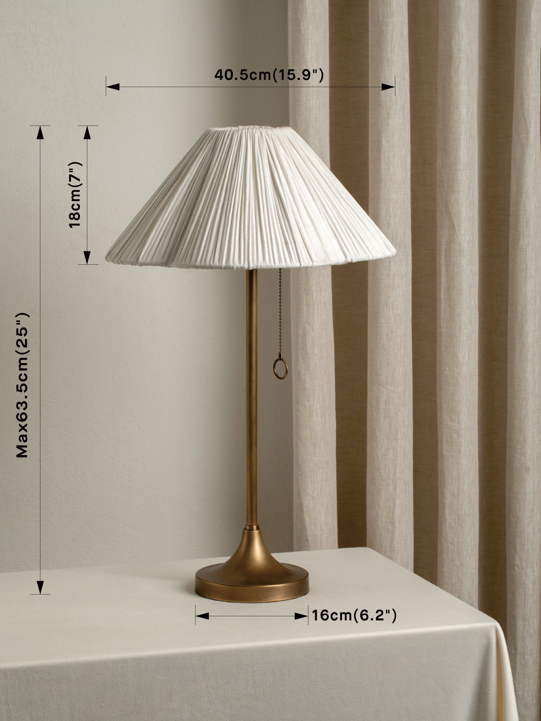 Lindi Bords lamp | Elegant Sänglamp | Åldrad mässing &amp; Linne | 24&quot; Höjd | Brick by Brick