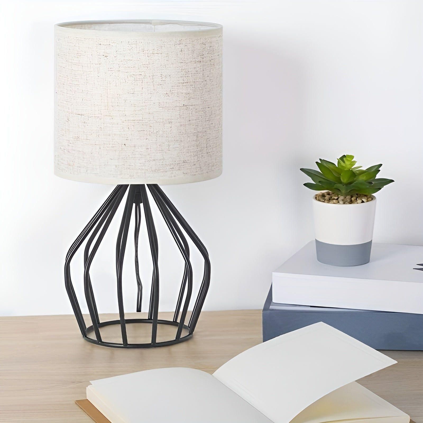 LinenGlow Lampa - Bordsampa med Urholkad Fot och Linne Skärm
