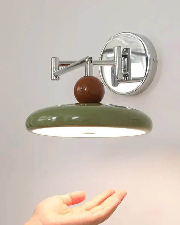 Minimalistisk svängarm vägglampa