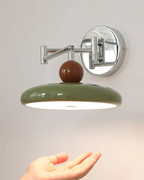 Väggmonterad Lola Svängarm Lampa – Minimalistisk Justerbar Belysning