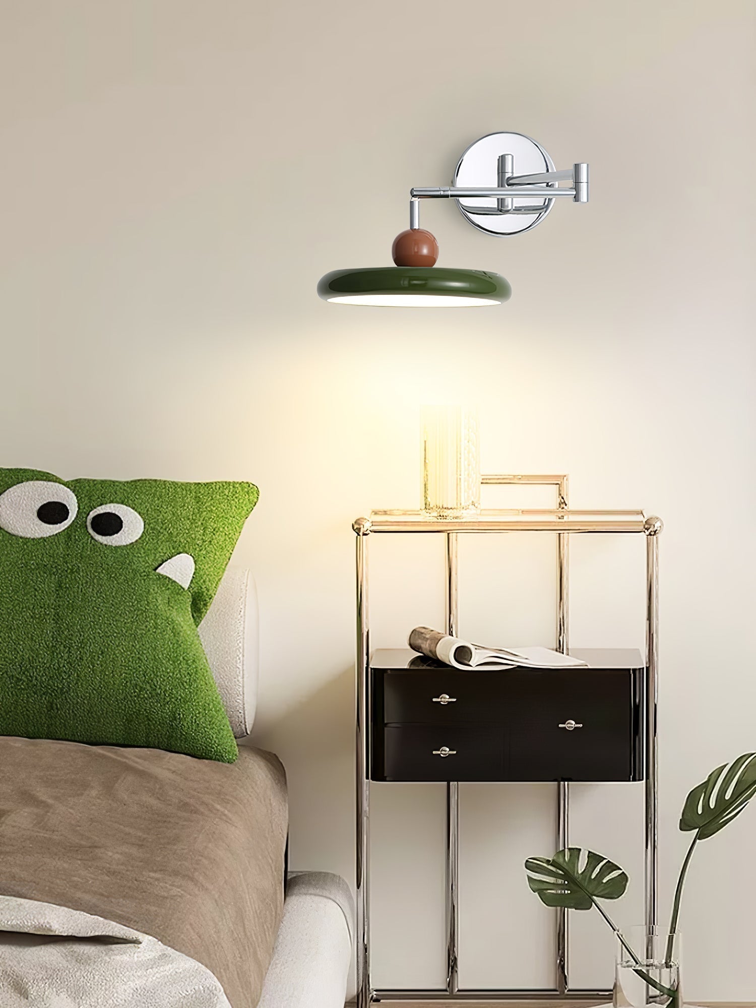 Väggmonterad Lola Svängarm Lampa – Minimalistisk Justerbar Belysning