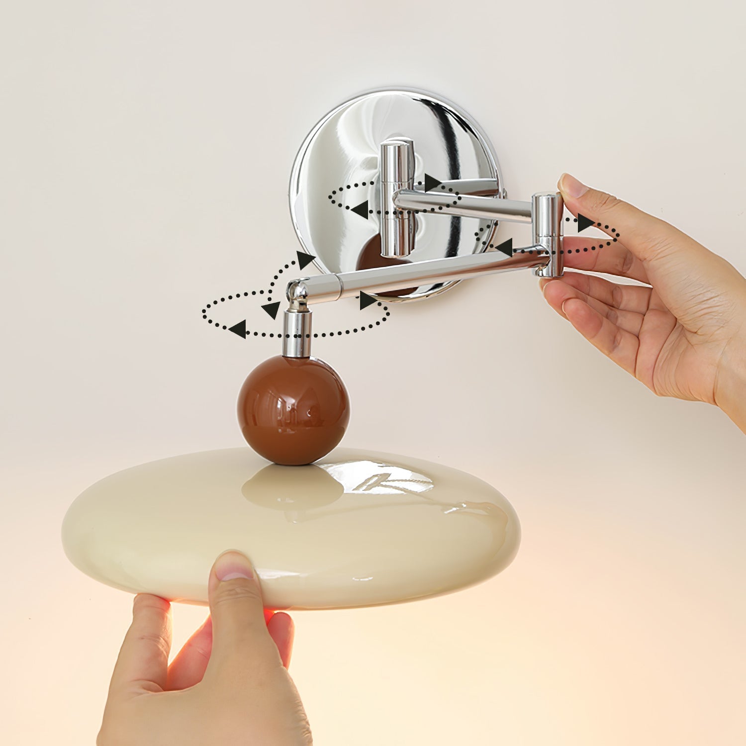 Minimalistisk svängarm vägglampa