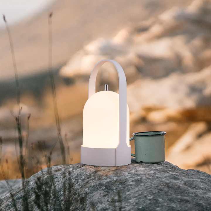 Lotus Återuppladdningsbar Lantern – Stilig Trådlös Bordslampa med Touch-Dimmer och USB-C-Laddning