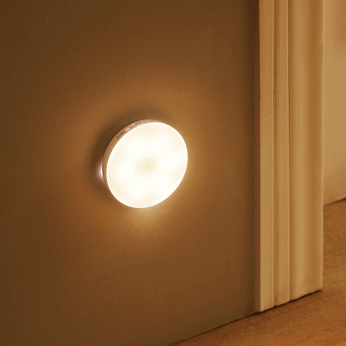 MotionGlow - Automatisk LED-lampa med rörelsesensor för inomhusbruk