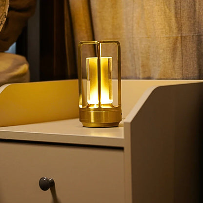 Luxa Crystal LED Bordslampa – Elegant design med dimbar touchkontroll