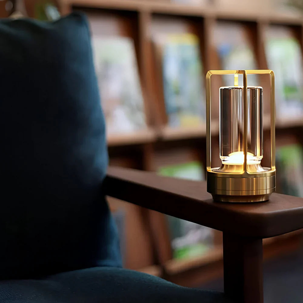Luxa Crystal LED Bordslampa – Elegant design med dimbar touchkontroll