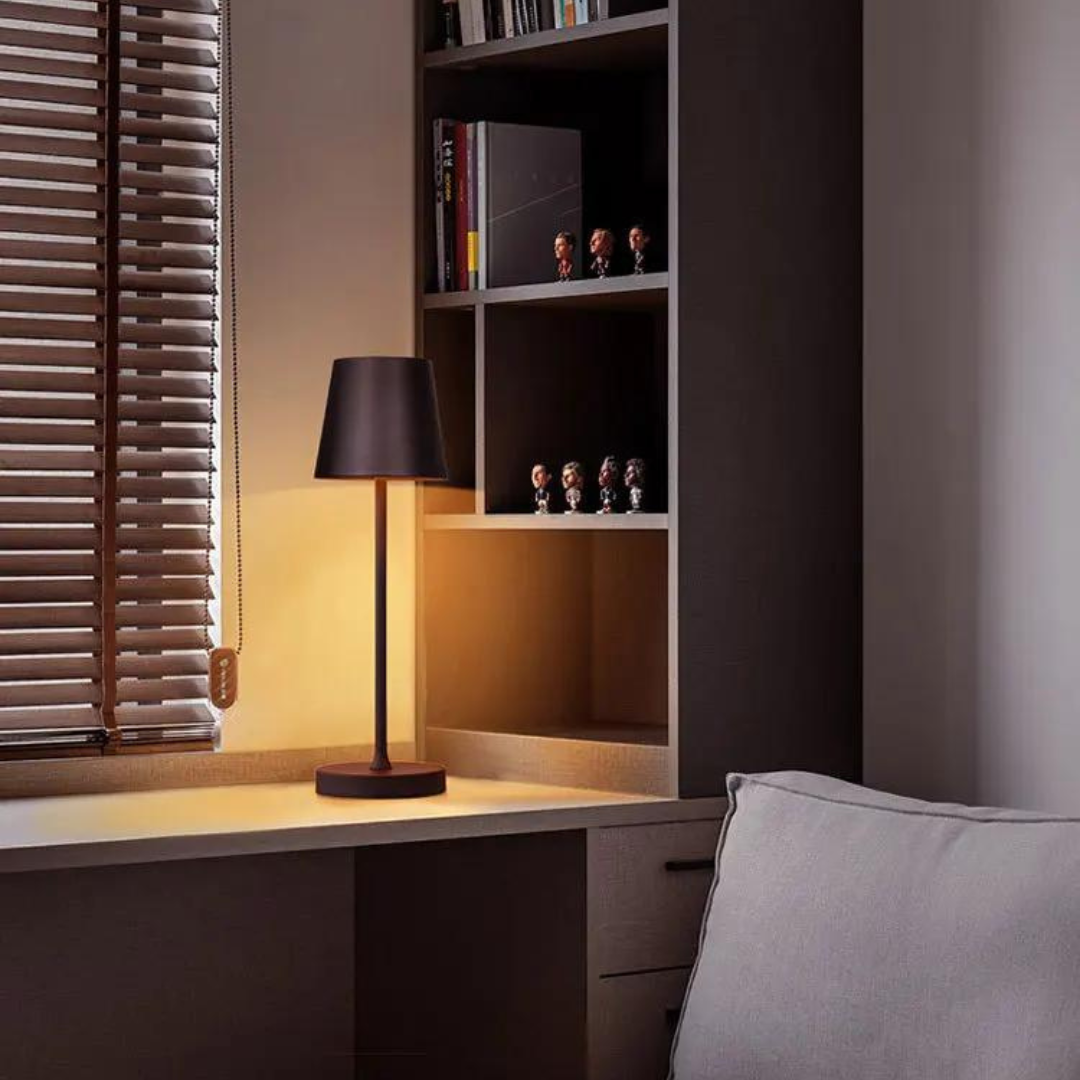 LuxoLite - Elegant trådlös bordslampa