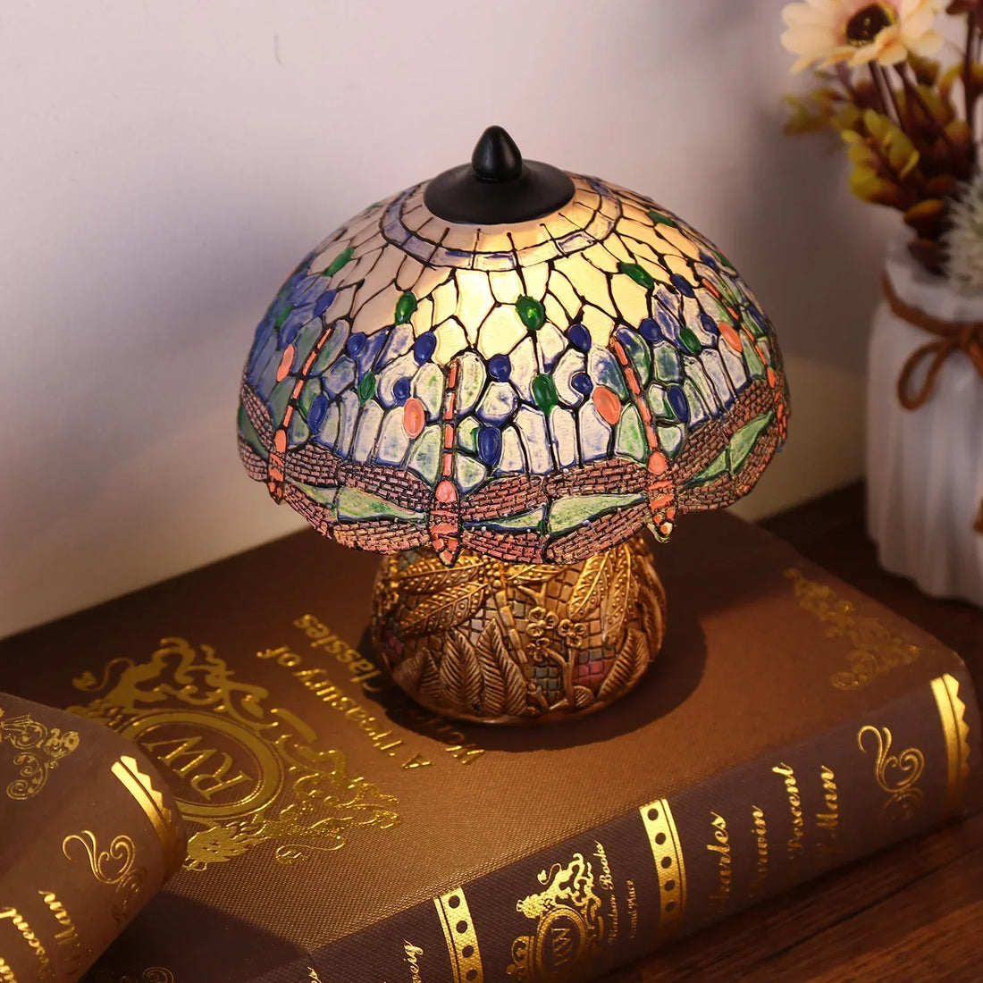 LuxeGlow - Vintage Bordslampa med Trollsländemönster och Art Nouveau Design