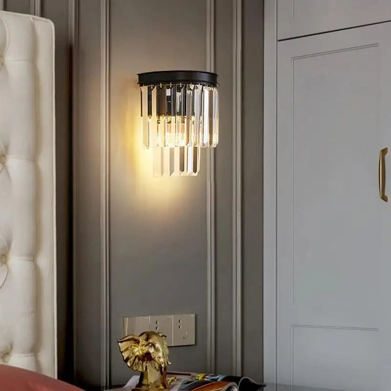 CrystalLuxe - Elegant Kristall Vägglampa