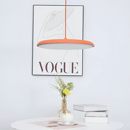 Hängande lampa i keksform – Lekfull design för ditt hem