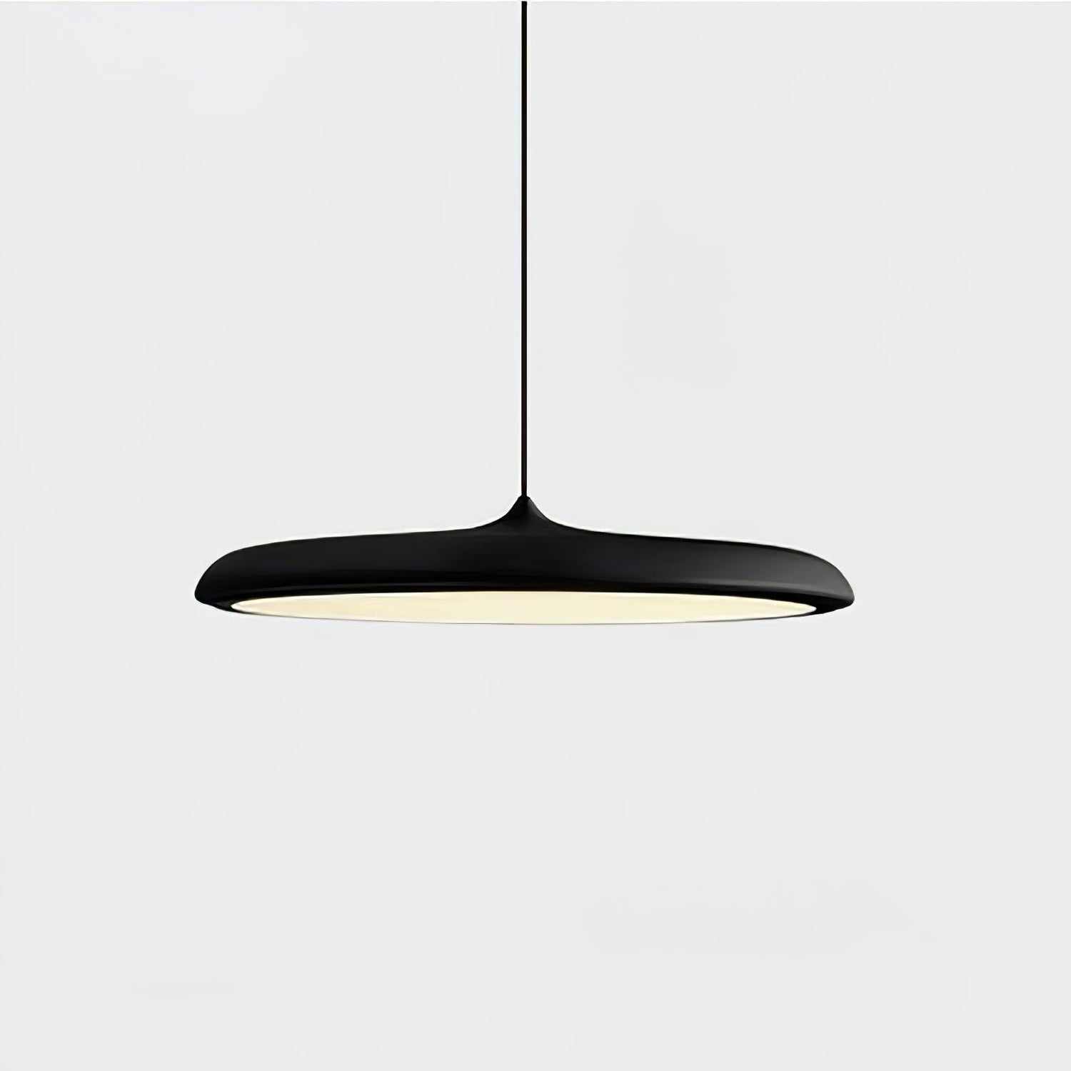 OpalGlow - Minimalistisk Taklampa för en Varm Atmosfär