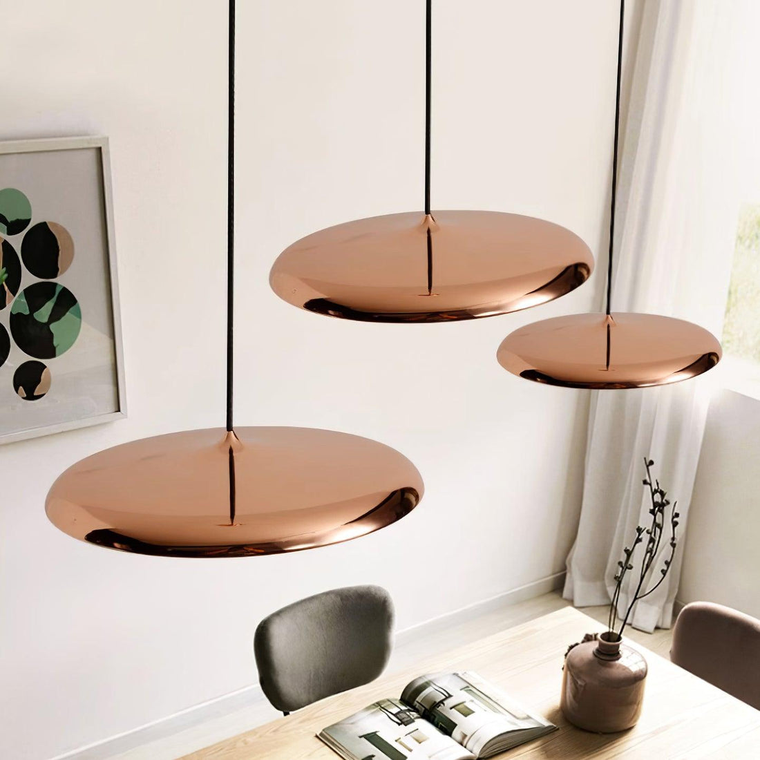OpalGlow - Minimalistisk Taklampa för en Varm Atmosfär
