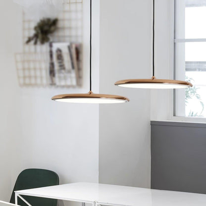 OpalGlow - Minimalistisk Taklampa för en Varm Atmosfär