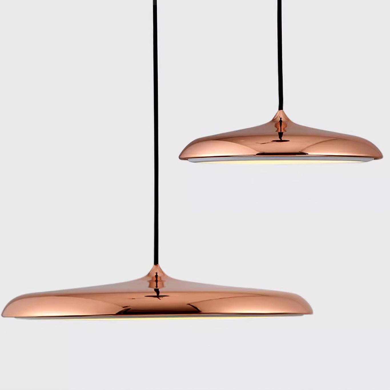 OpalGlow - Minimalistisk Taklampa för en Varm Atmosfär