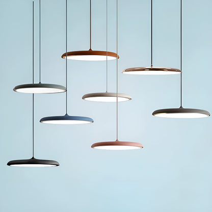 Hängande lampa i keksform – Lekfull design för ditt hem