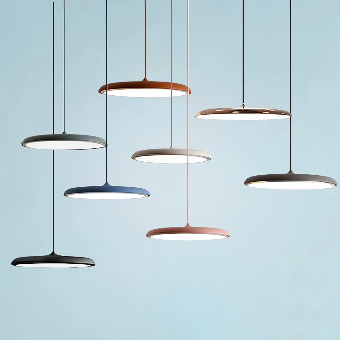 OpalGlow - Minimalistisk Taklampa för en Varm Atmosfär