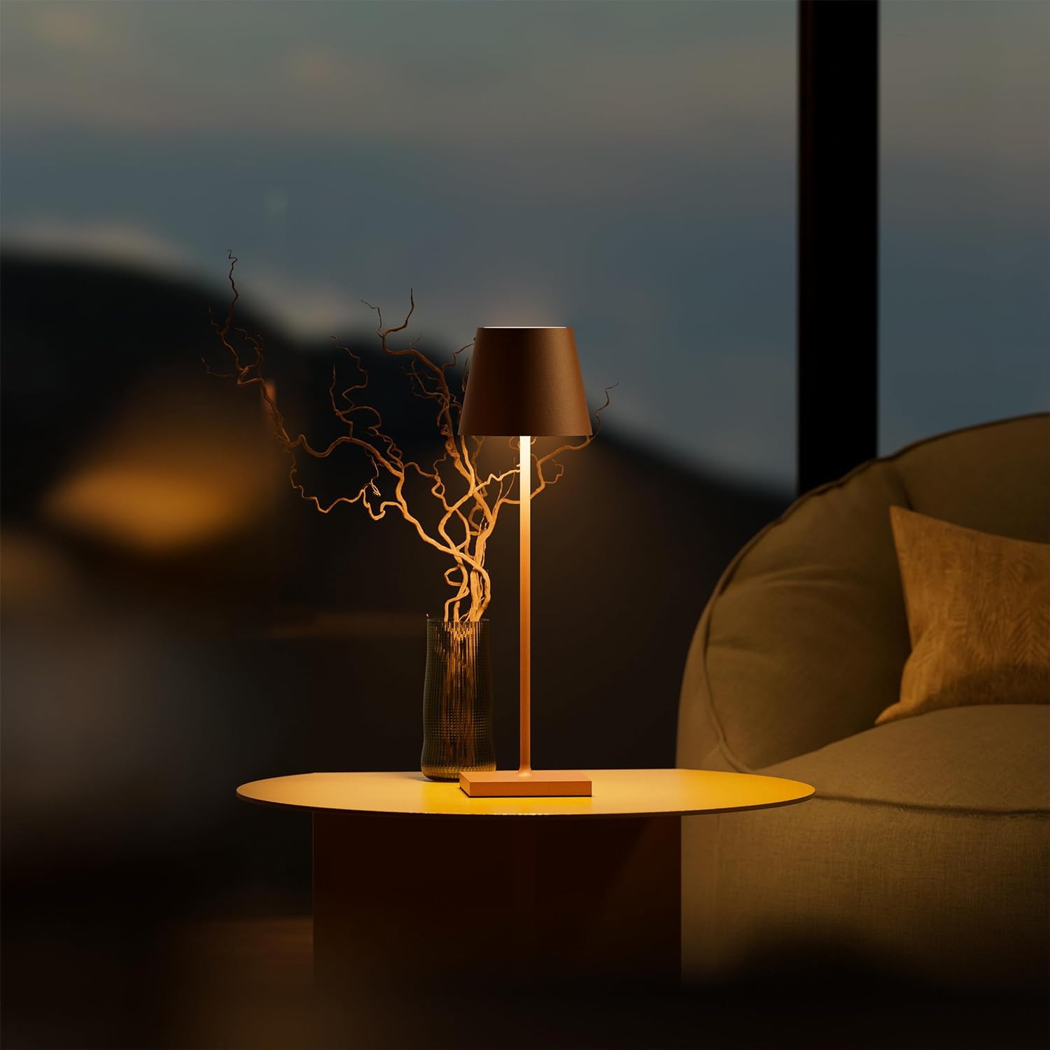 Lång bordslampa med dimbar belysning