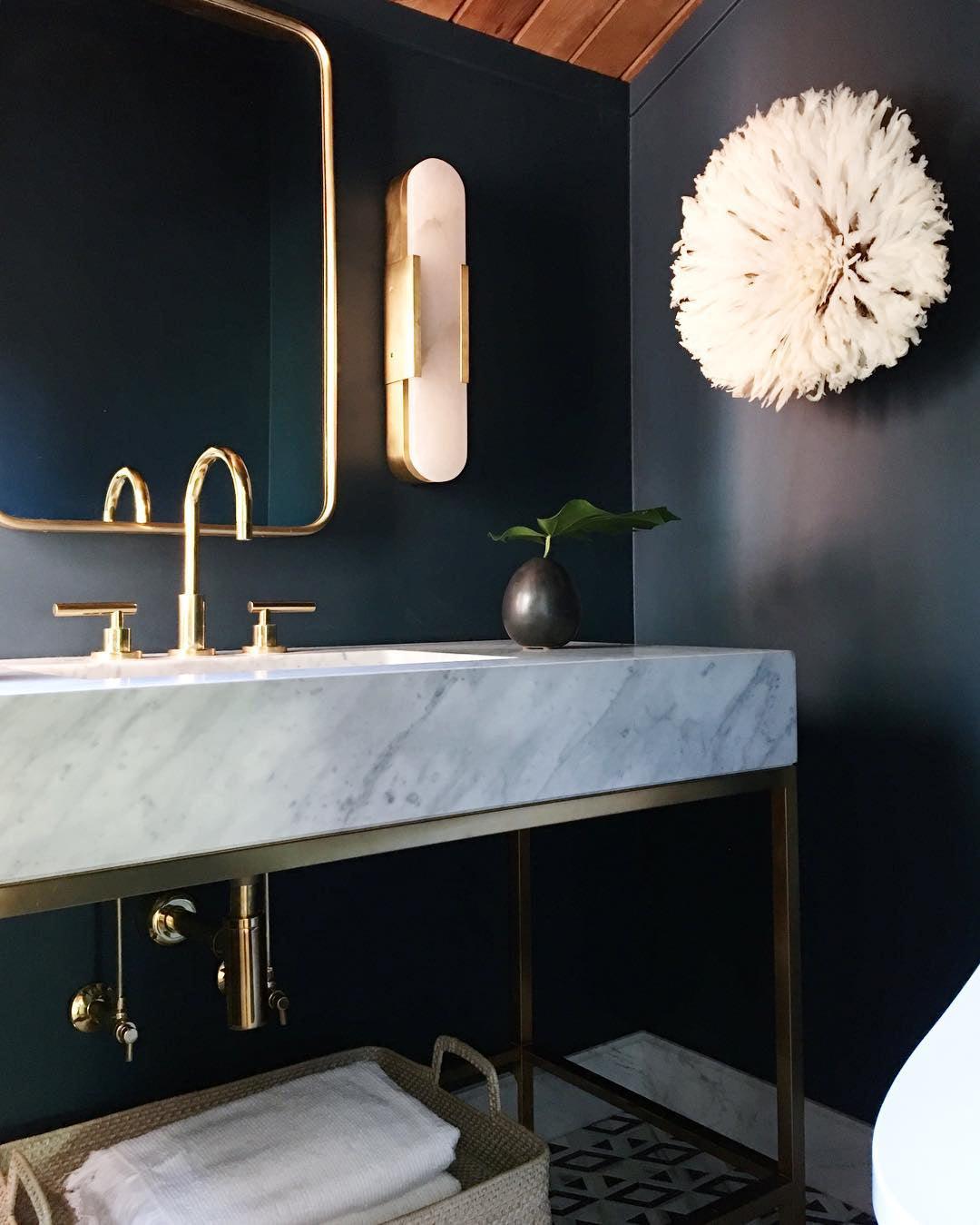 Högkvalitativ Alabaster Vägglampa med Modern Design