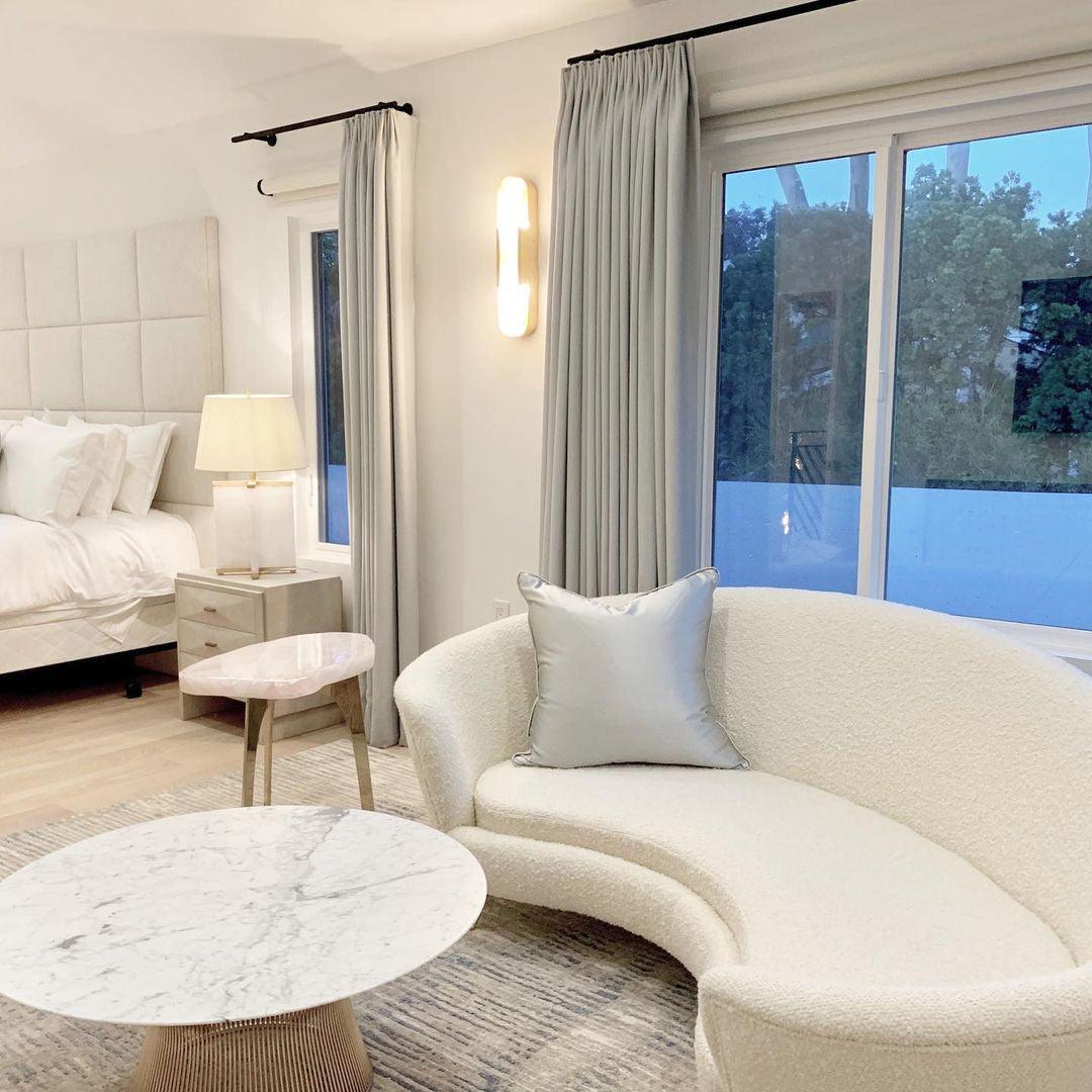 Högkvalitativ Alabaster Vägglampa med Modern Design