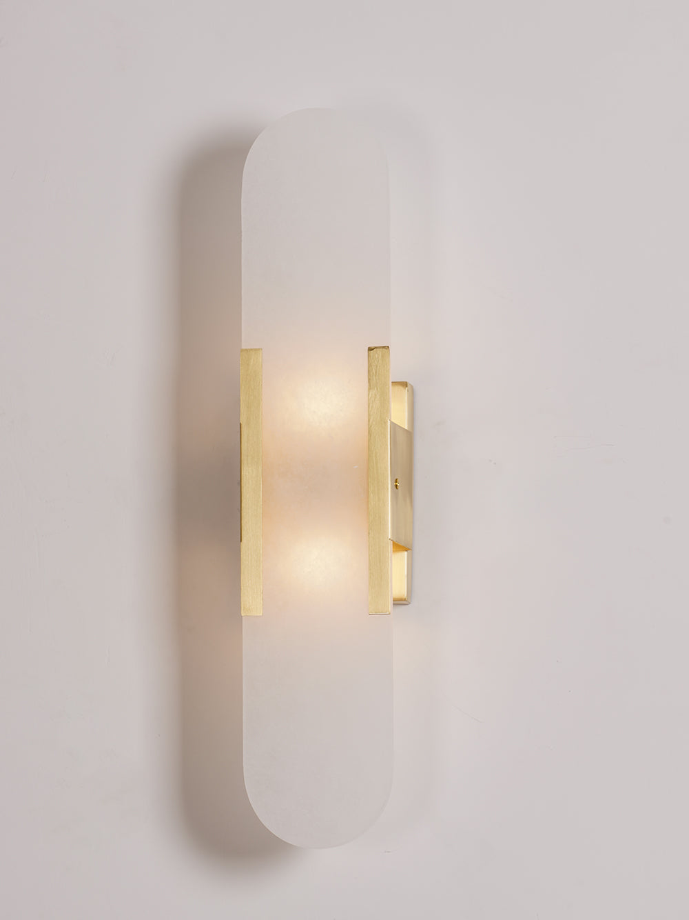 Högkvalitativ Alabaster Vägglampa med Modern Design