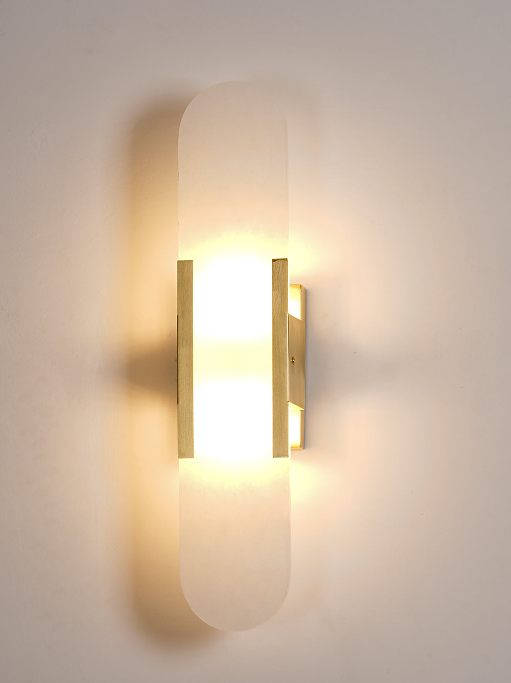 Högkvalitativ Alabaster Vägglampa med Modern Design