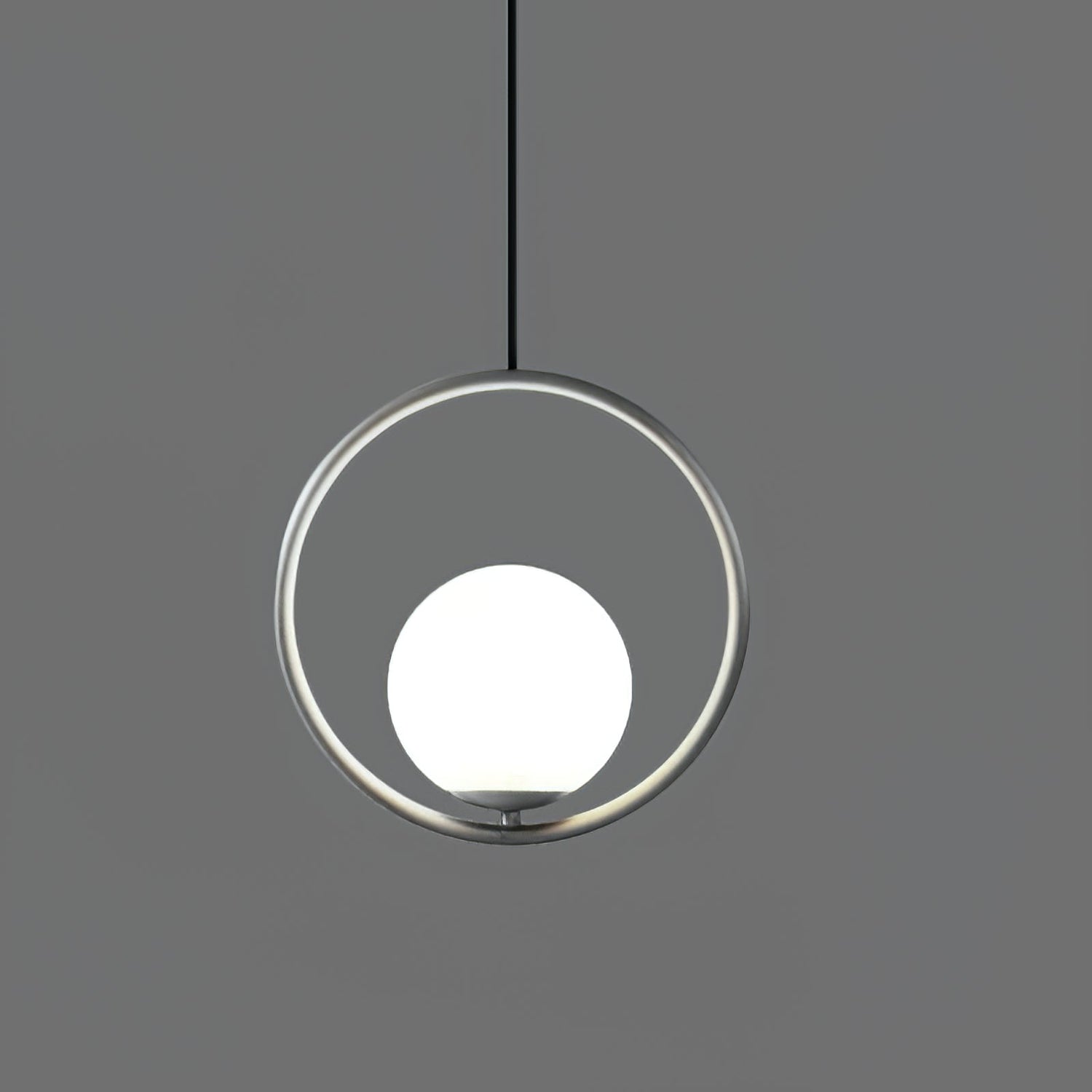 Nikki - Elegant och Modern Taklampa