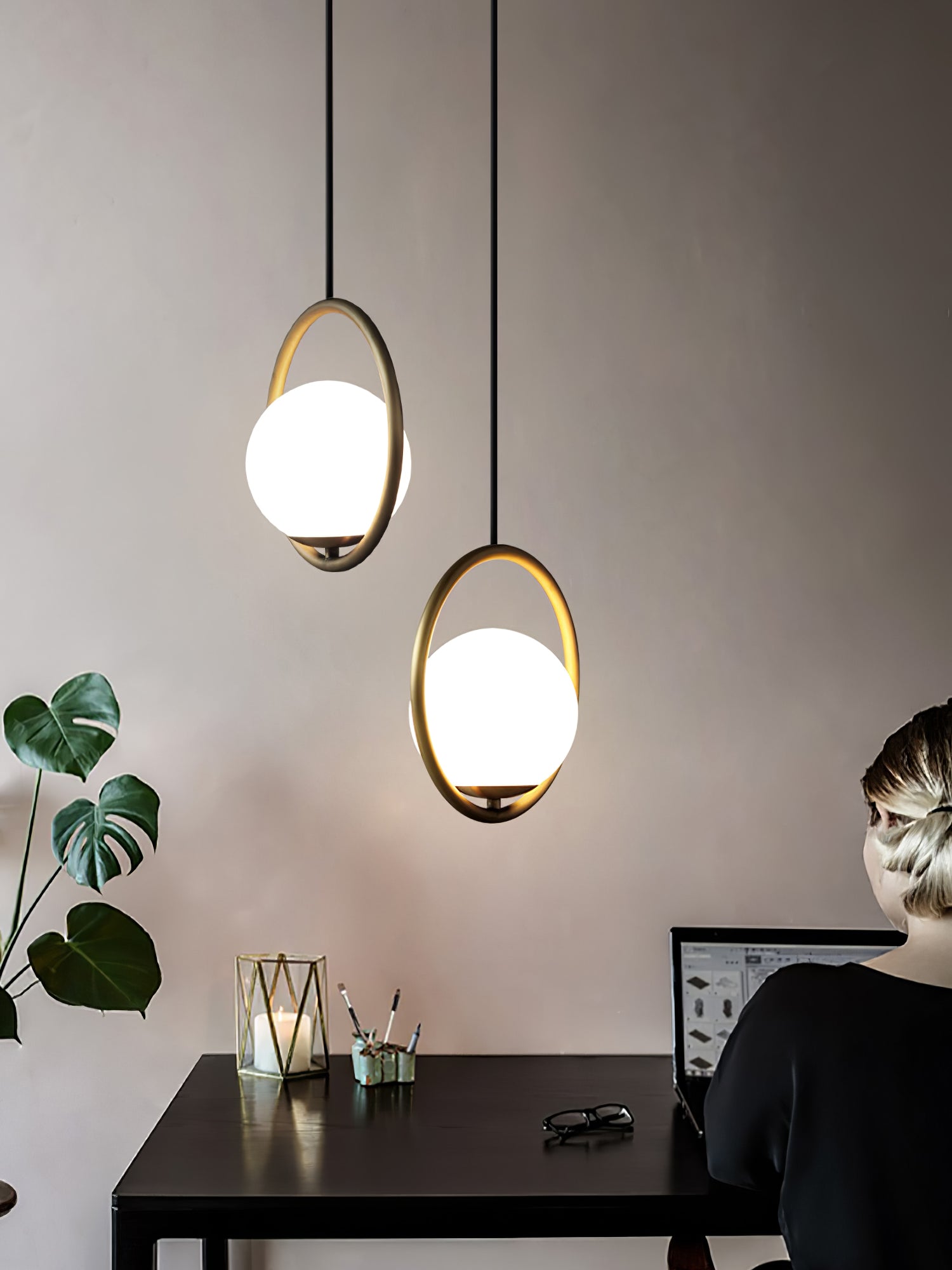 Nikki - Elegant och Modern Taklampa