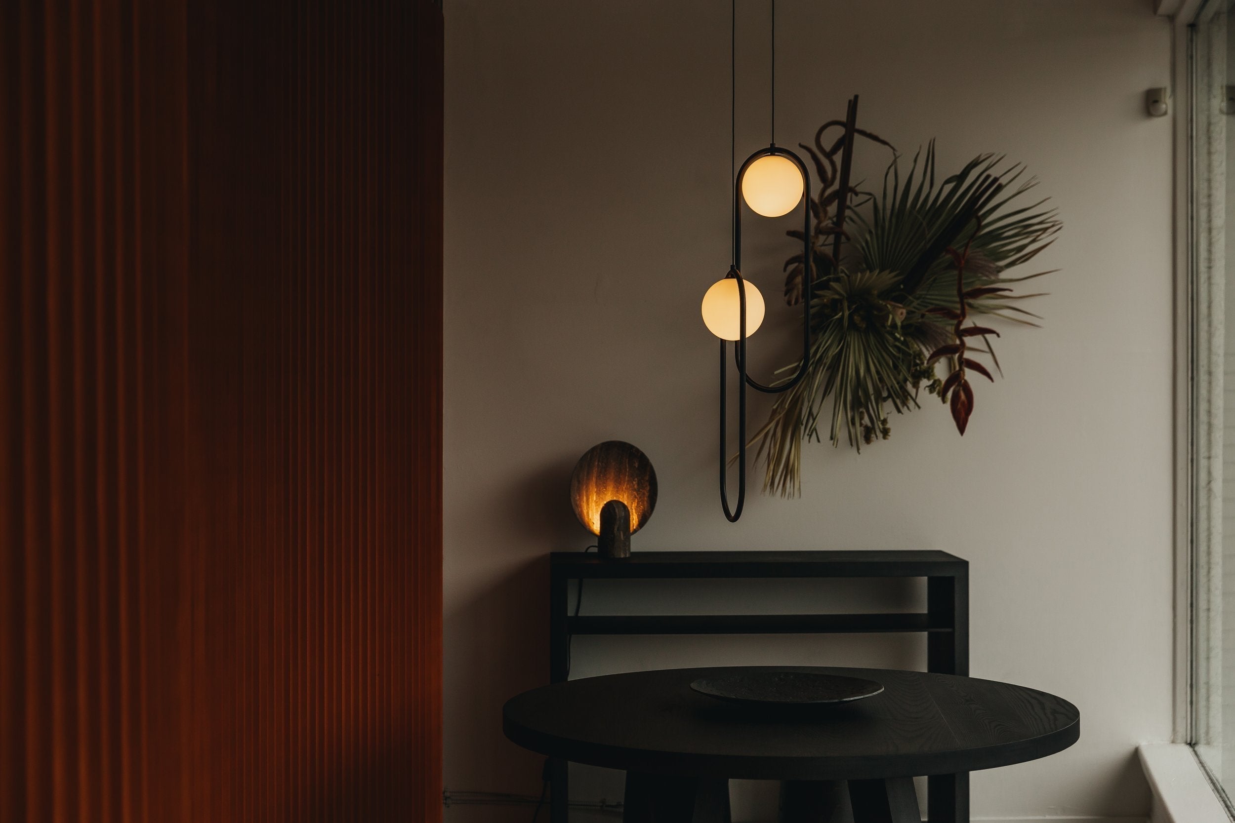 Nikki - Elegant och Modern Taklampa