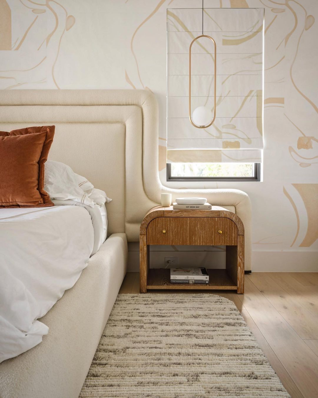 Nikki - Elegant och Modern Taklampa