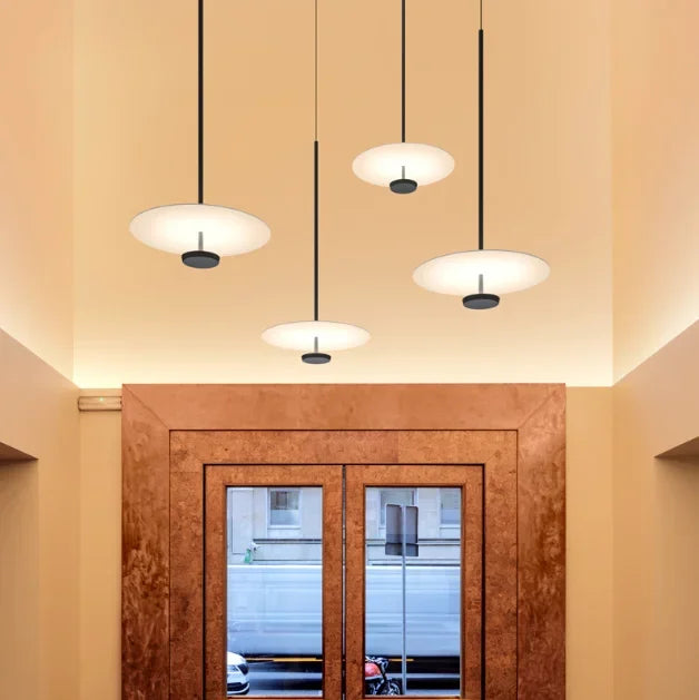 ElegantArc - Modern Ring Taklampa