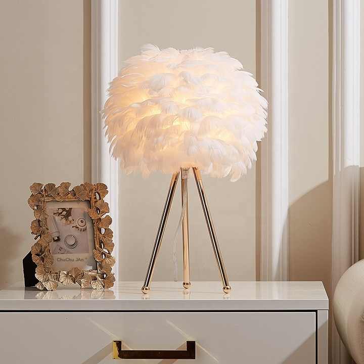Lyxig fjäder LED-bordslampa