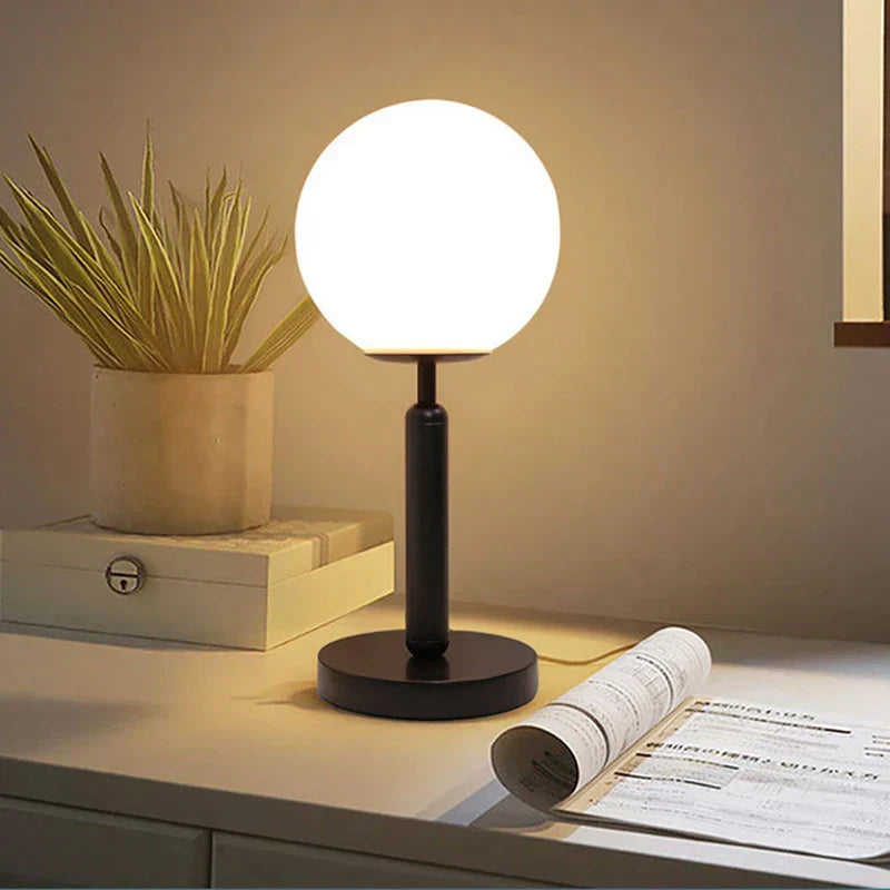 LumiSphere - Modern Glaskamp med Guld LED | Stilren Belysning