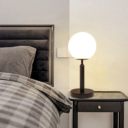 LumiSphere - Modern Glaskamp med Guld LED | Stilren Belysning