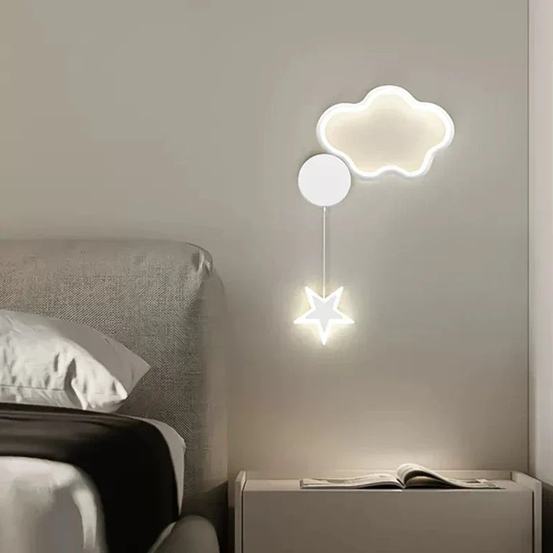 CelestiGlow – Vägglampa med Moln, Stjärnor och Måndesign