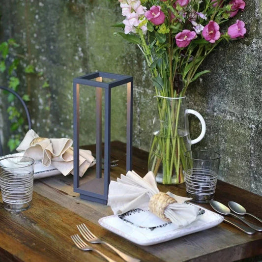 LumaGlow - Uppladdningsbar LED Bordslampa, Dimbar och Energisnål för Inomhus och Utomhus